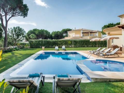 VILA SOL - Moradia de 4 Quartos em Vilamoura, Propriedade de Golfe