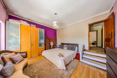 Villa de luxo com 6 quartos, casa de hóspedes e vistas deslumbrantes para o campo