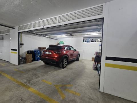 Portimão - Apartamento T3 com Duas Suítes, Terraços Amplos e Garagem Box - Construção Recente (2021)