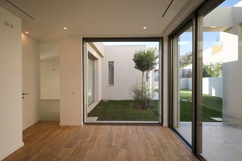 Almancil - Nova Moradia V4+1 Perto da Quinta do Lago