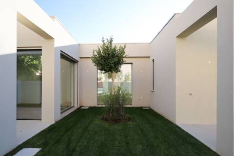 Almancil - Nova Moradia V4+1 Perto da Quinta do Lago