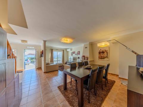 Ferragudo - Moradia em Banda com 3 quartos