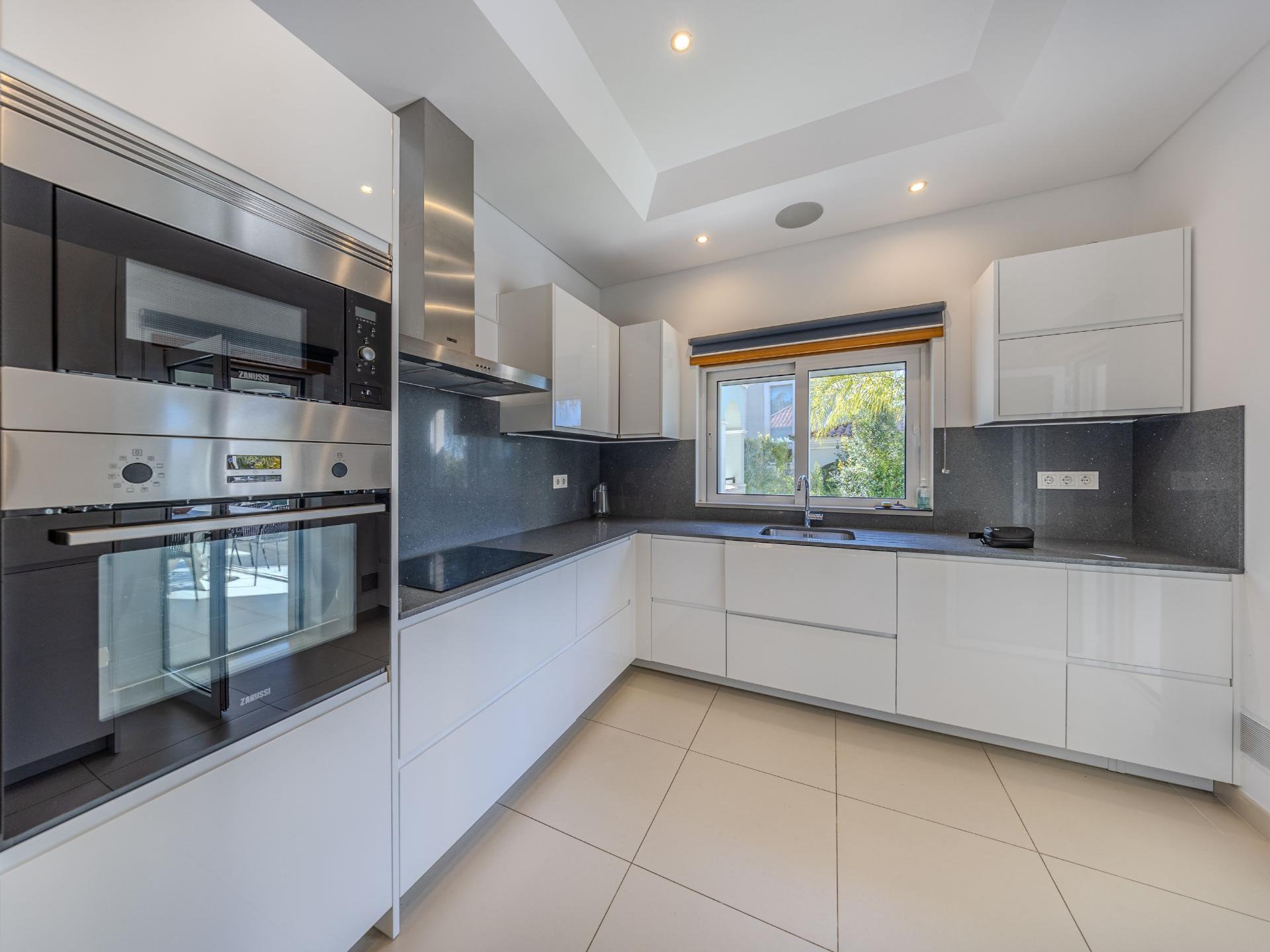 VALE FORMOSO - Exclusiva Moradia T4+1 no Condomínio 'The Crest'