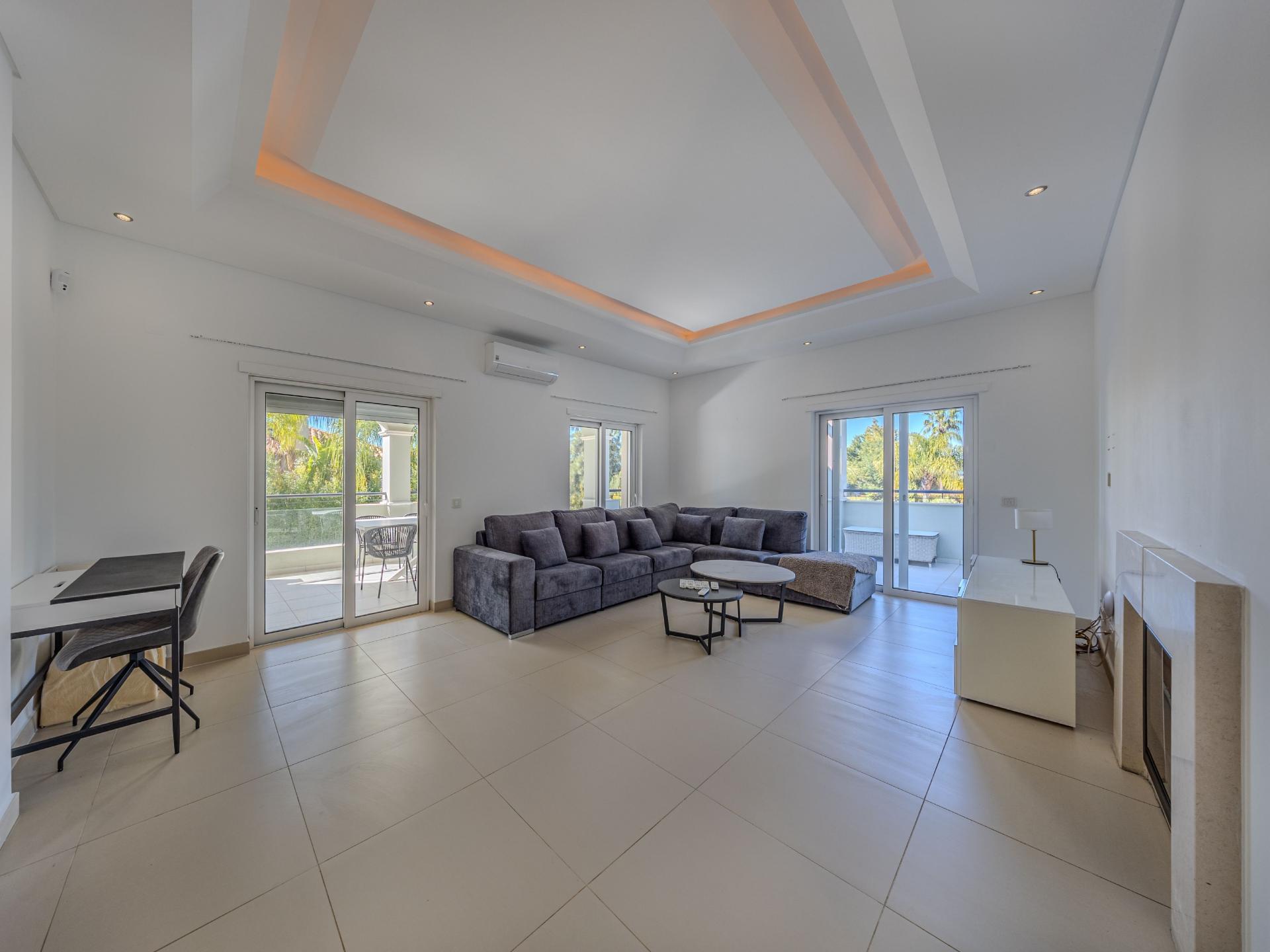 VALE FORMOSO - Exclusiva Moradia T4+1 no Condomínio 'The Crest'