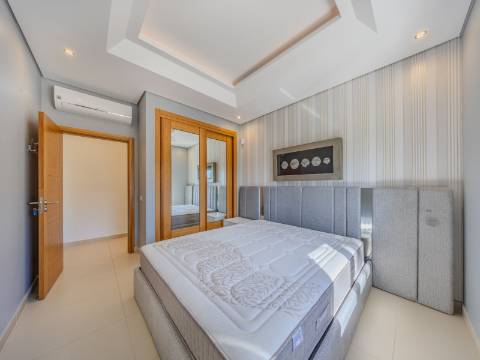 VALE FORMOSO - Exclusiva Moradia T4+1 no Condomínio 'The Crest'