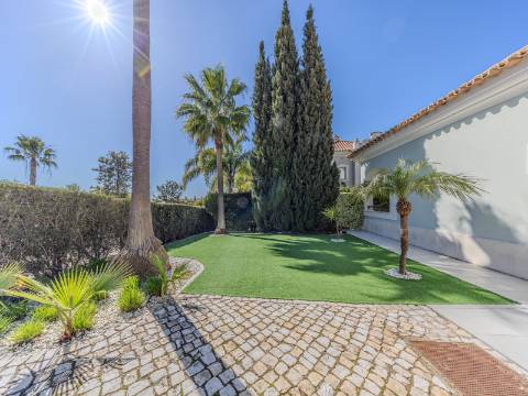 VALE FORMOSO - Exclusiva Moradia T4+1 no Condomínio 'The Crest'