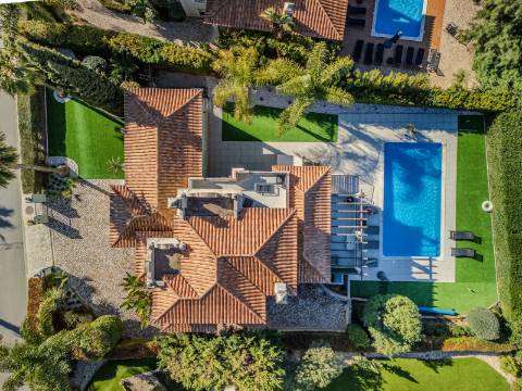 VALE FORMOSO - Exclusiva Moradia T4+1 no Condomínio 'The Crest'