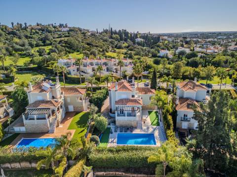 VALE FORMOSO - Exclusiva Moradia T4+1 no Condomínio 'The Crest'