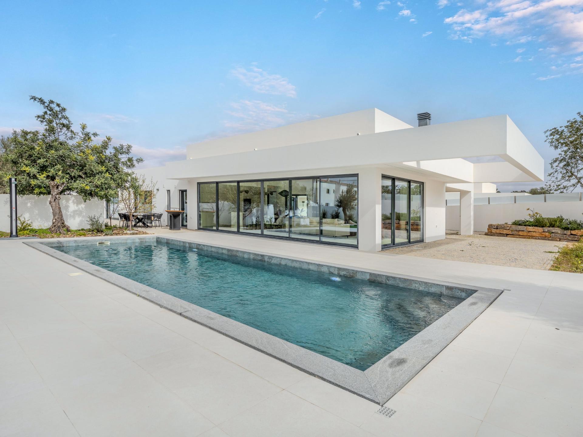 São Brás de Alportel - Moradia V4 de estilo contemporâneo