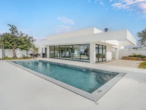 São Brás de Alportel - Moradia V4 de estilo contemporâneo