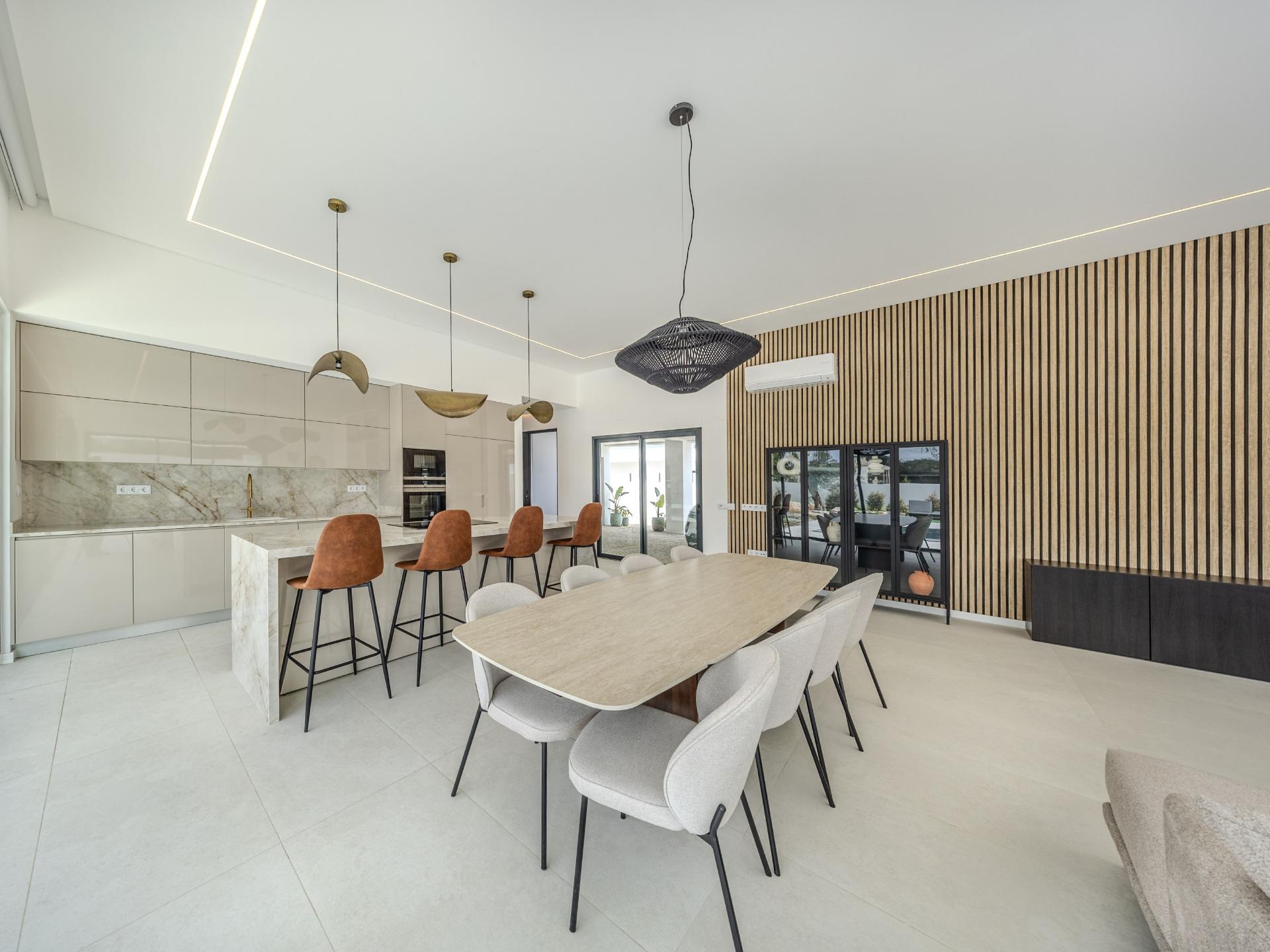 São Brás de Alportel - Moradia V4 de estilo contemporâneo