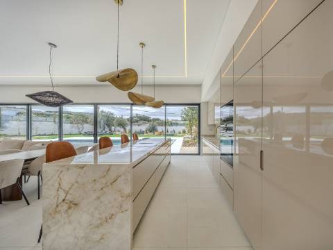 São Brás de Alportel - Moradia V4 de estilo contemporâneo