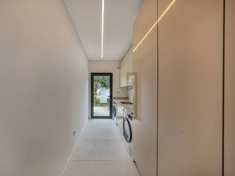 São Brás de Alportel - Moradia V4 de estilo contemporâneo