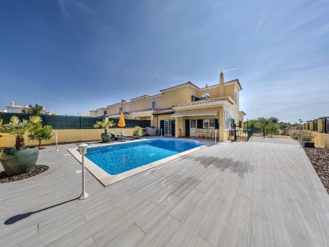 TRIANGULO DOURADO - Moradia em condomínio privado, perto de Vale do Lobo