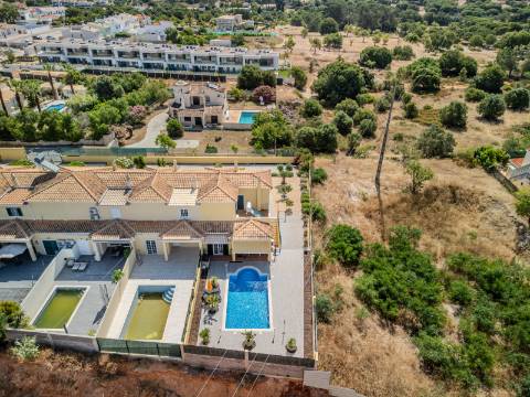 TRIANGULO DOURADO - Moradia em condomínio privado, perto de Vale do Lobo