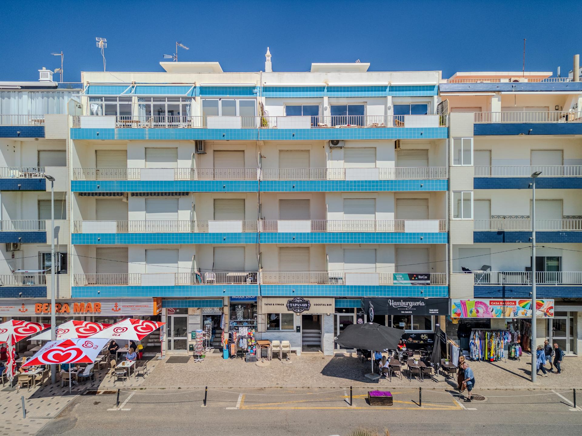 Arrecadação / Armazém - Avenida Infante Sagres, Quarteira