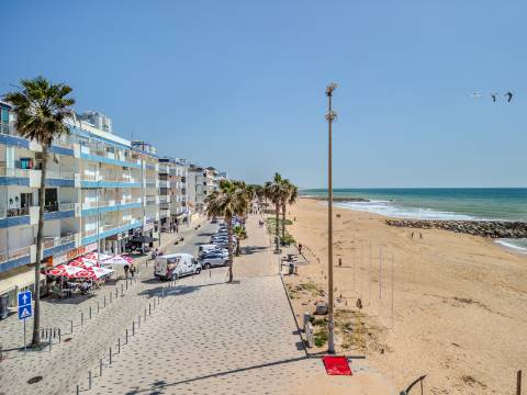 Arrecadação / Armazém - Avenida Infante Sagres, Quarteira