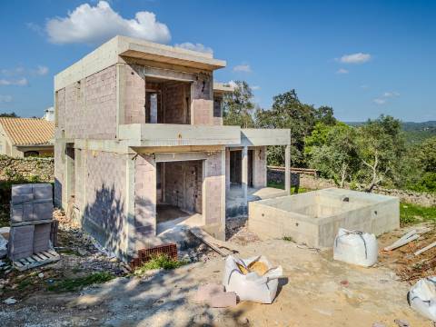 LOULÉ - Moradia T3 com piscina em construção