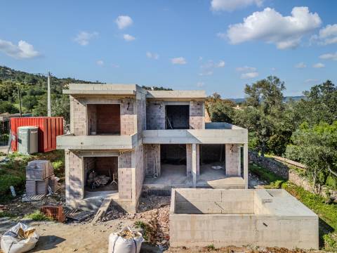 LOULÉ - Moradia T3 com piscina em construção