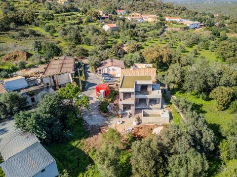 LOULÉ - Moradia T3 com piscina em construção