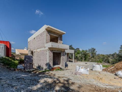 LOULÉ - Moradia T3 com piscina em construção