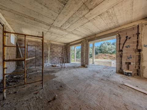 LOULÉ - Moradia T3 com piscina em construção