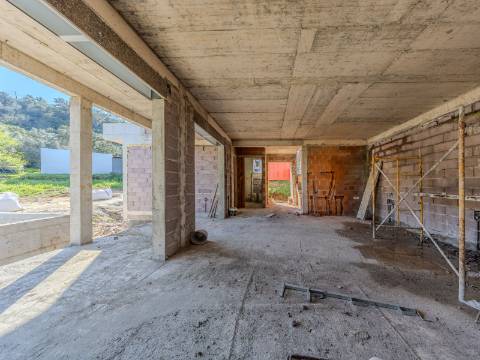LOULÉ - Moradia T3 com piscina em construção