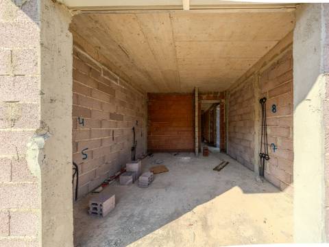 LOULÉ - Moradia T3 com piscina em construção