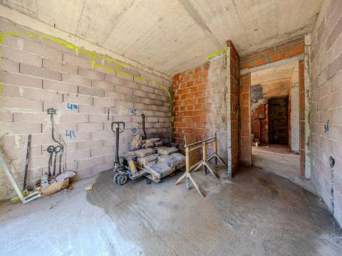 LOULÉ - Moradia T3 com piscina em construção