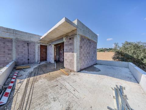 LOULÉ - Moradia T3 com piscina em construção