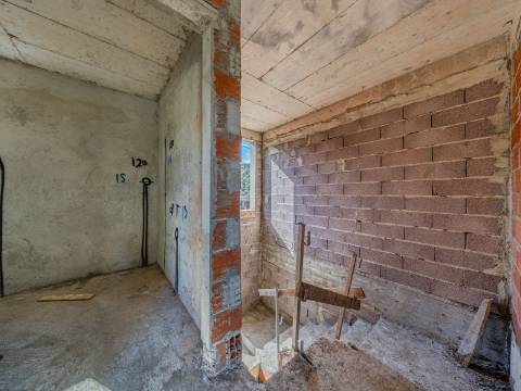 LOULÉ - Moradia T3 com piscina em construção