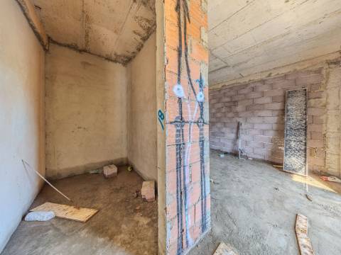 LOULÉ - Moradia T3 com piscina em construção