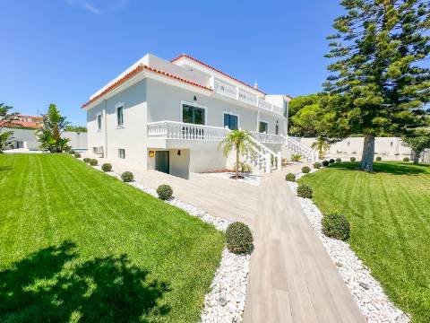 Perto de Vale do Lobo Moradia V5+1 Totalmente Renovada Para Venda