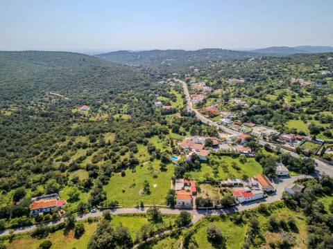 Loulé, Quinta da Eira - Terreno de 7.700m² com PIP Aprovado para Moradia de 450m²