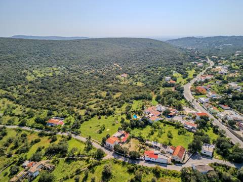 Loulé, Quinta da Eira - Terreno de 7.700m² com PIP Aprovado para Moradia de 450m²