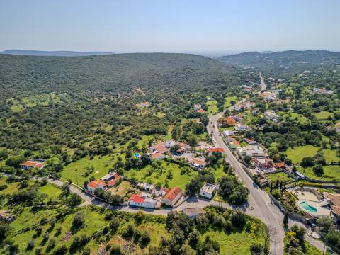 Loulé, Quinta da Eira - Terreno de 7.700m² com PIP Aprovado para Moradia de 450m²