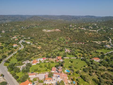 Loulé, Quinta da Eira - Terreno de 7.700m² com PIP Aprovado para Moradia de 450m²