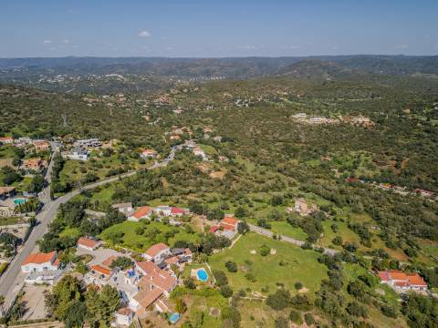Loulé, Quinta da Eira - Terreno de 7.700m² com PIP Aprovado para Moradia de 450m²