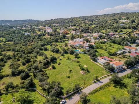 Loulé, Quinta da Eira - Terreno de 7.700m² com PIP Aprovado para Moradia de 450m²