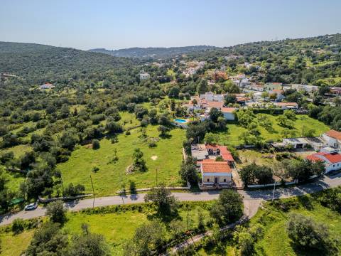 Loulé, Quinta da Eira - Terreno de 7.700m² com PIP Aprovado para Moradia de 450m²