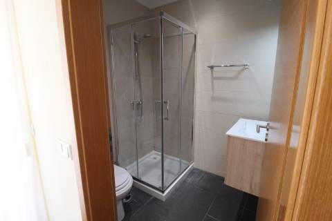 Albufeira - Moradia em Banda renovada T2+1 com piscina e garagem