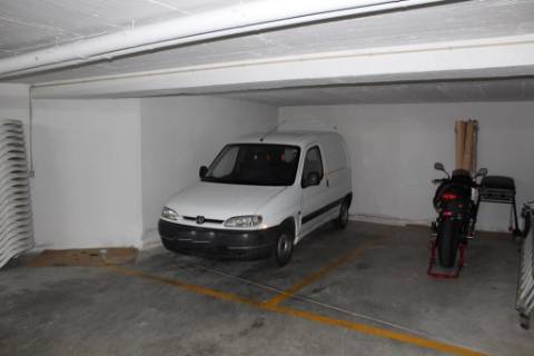 Albufeira - Moradia em Banda renovada T2+1 com piscina e garagem