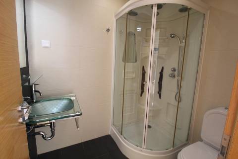 Albufeira - Moradia em Banda renovada T2 com piscina e garagem