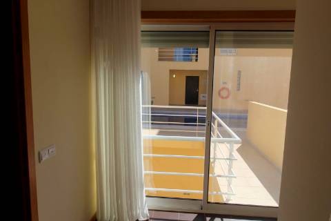 Albufeira - Moradia em Banda renovada T2 com piscina e garagem