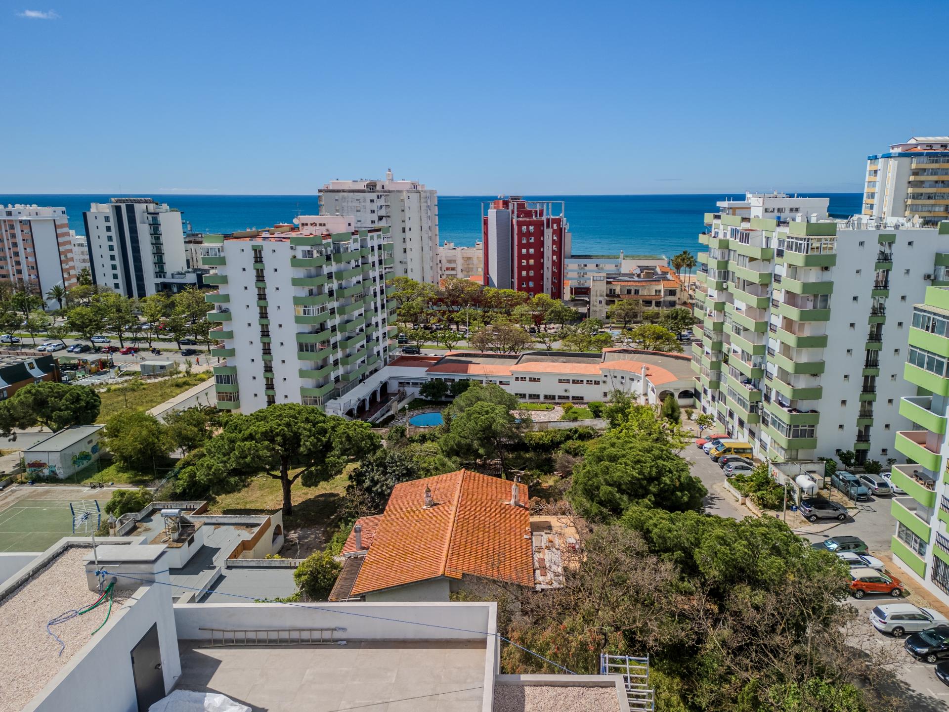 Quarteira - Terreno urbano permite a construção de 46 apartamentos