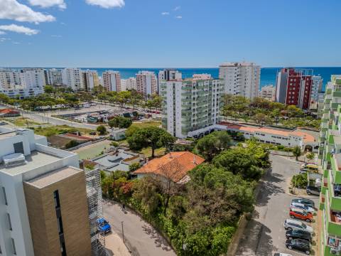 Quarteira - Terreno urbano permite a construção de 46 apartamentos