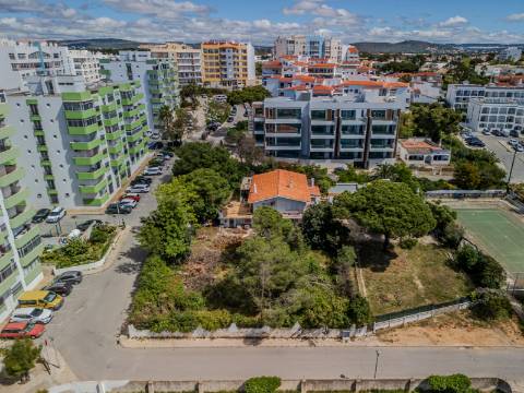 Quarteira - Terreno urbano permite a construção de 46 apartamentos