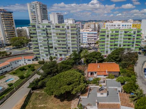 Quarteira - Terreno urbano permite a construção de 46 apartamentos
