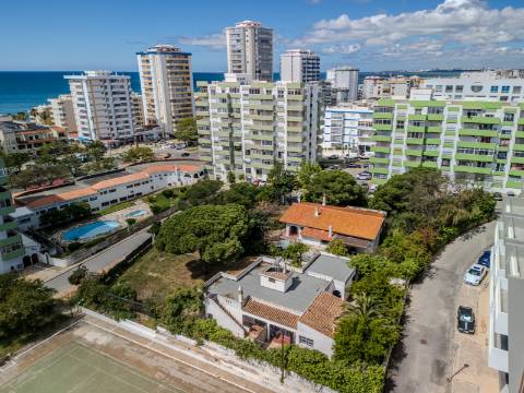 Quarteira - Terreno urbano permite a construção de 46 apartamentos