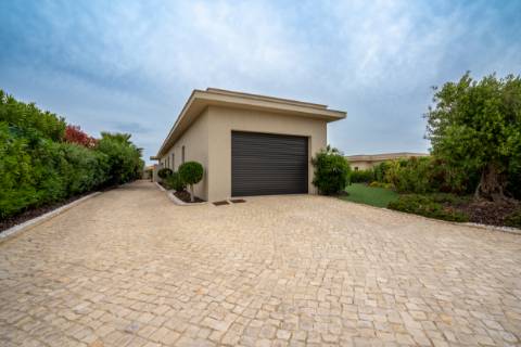 Faro - Moradia Térrea T3 de Luxo com Piscina Privada | Junto à Ria Formosa